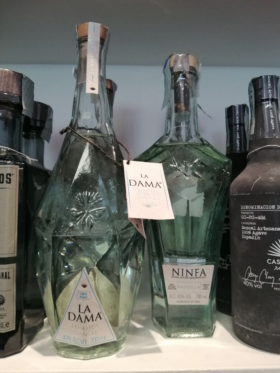 NINFA RAICILLA E LA DAMA TEQUILA